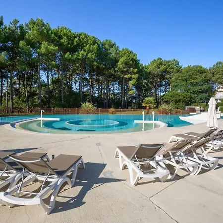Pierre & Les Pins 3* Лакано