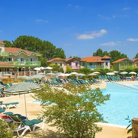 Pierre & Les Pins База отдыха 3*