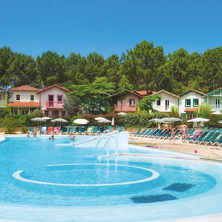 Pierre & Les Pins База отдыха 3*