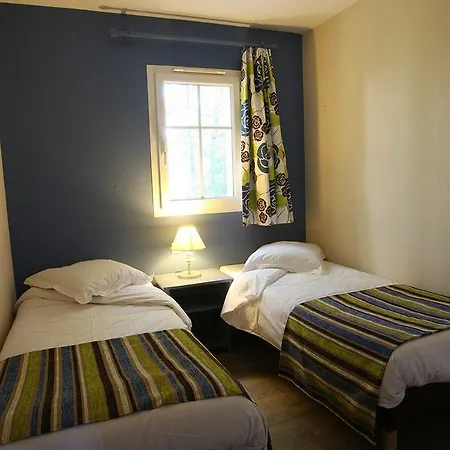 Pierre & Les Pins 3* Лакано