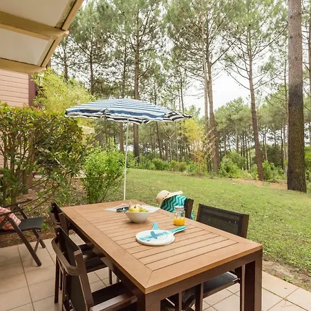 Pierre & Les Pins 3* Лакано